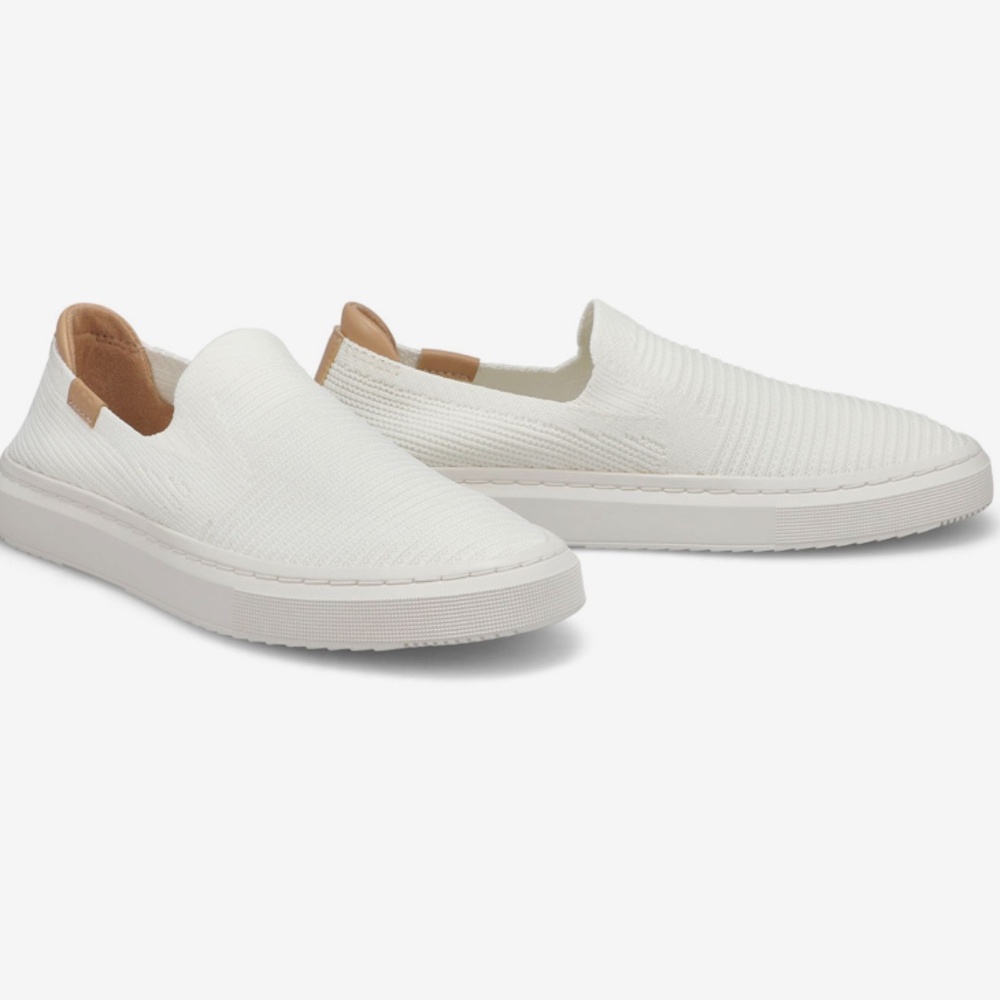 UGG ALAMEDA SAMMY New in Box White